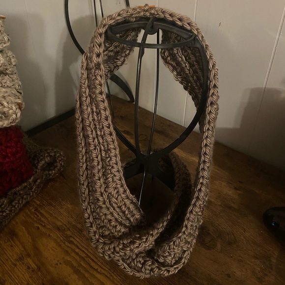 AprilesHouse Accessories - Eternity scarf/ headscarf